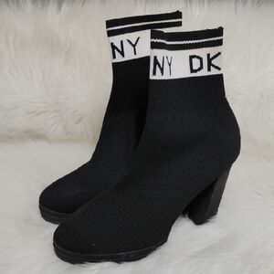 (#01) DKNY Tessa Sock Ankle Black/White Heeled Sock Boots 7M